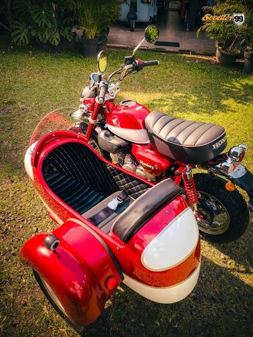 Honda Monkey Sidecar – interior and seat detail